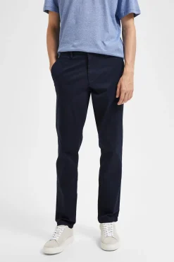 Calça calças chino slim fit feita de algodão orgânico