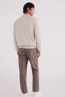 Calça calças chino slim fit com micro estampa