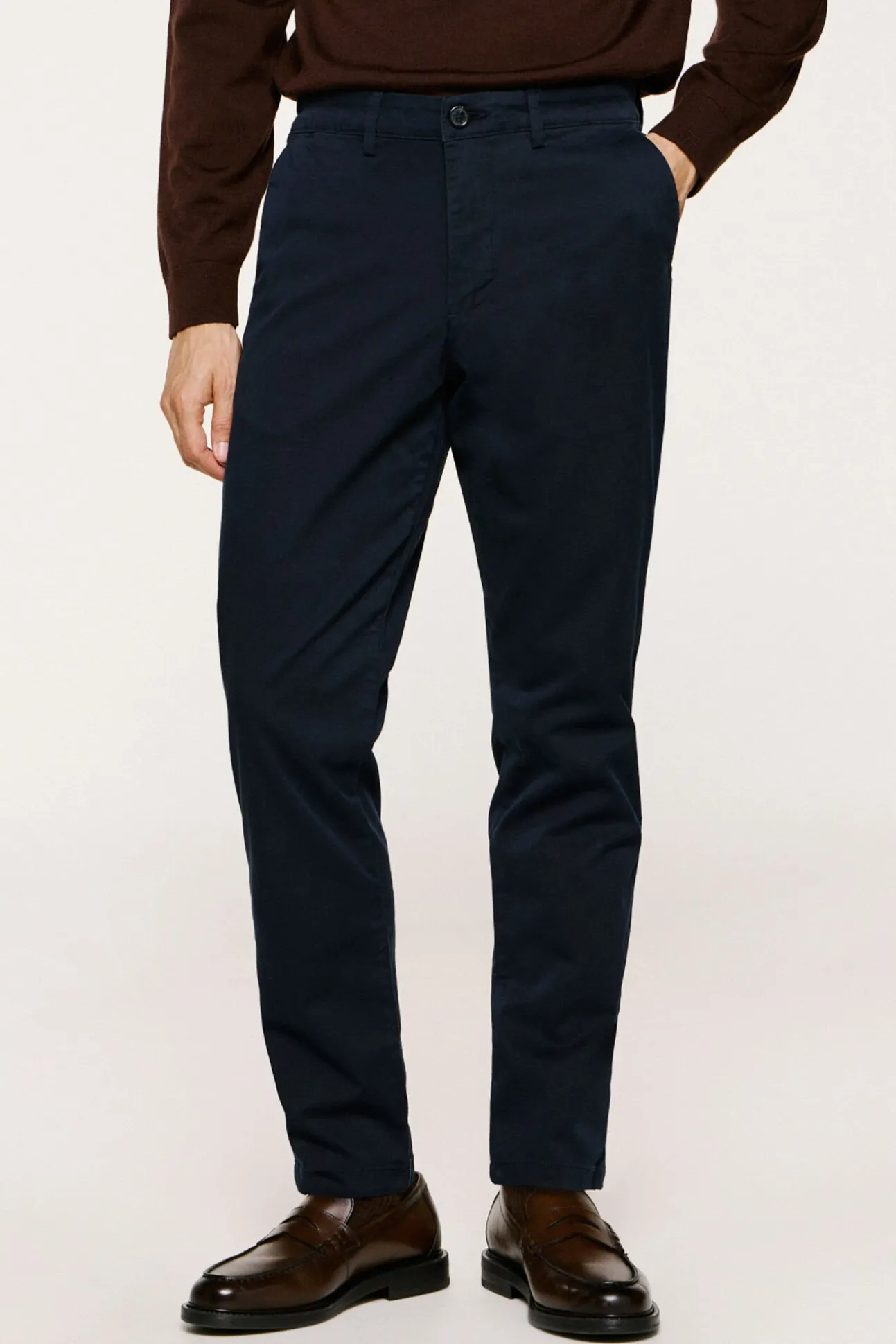 Calça calças chino slim fit feita de algodão orgânico