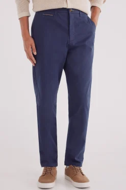 Calça calças chino slim fit com micro estampa