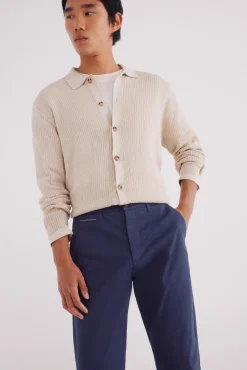 Calça calças chino slim fit com micro estampa