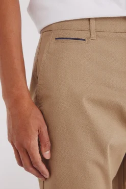Calça calças chino slim fit com micro estampa