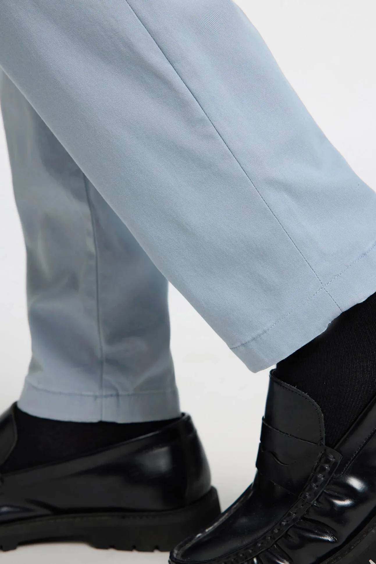 Calça calças chino slim fit feita de algodão orgânico