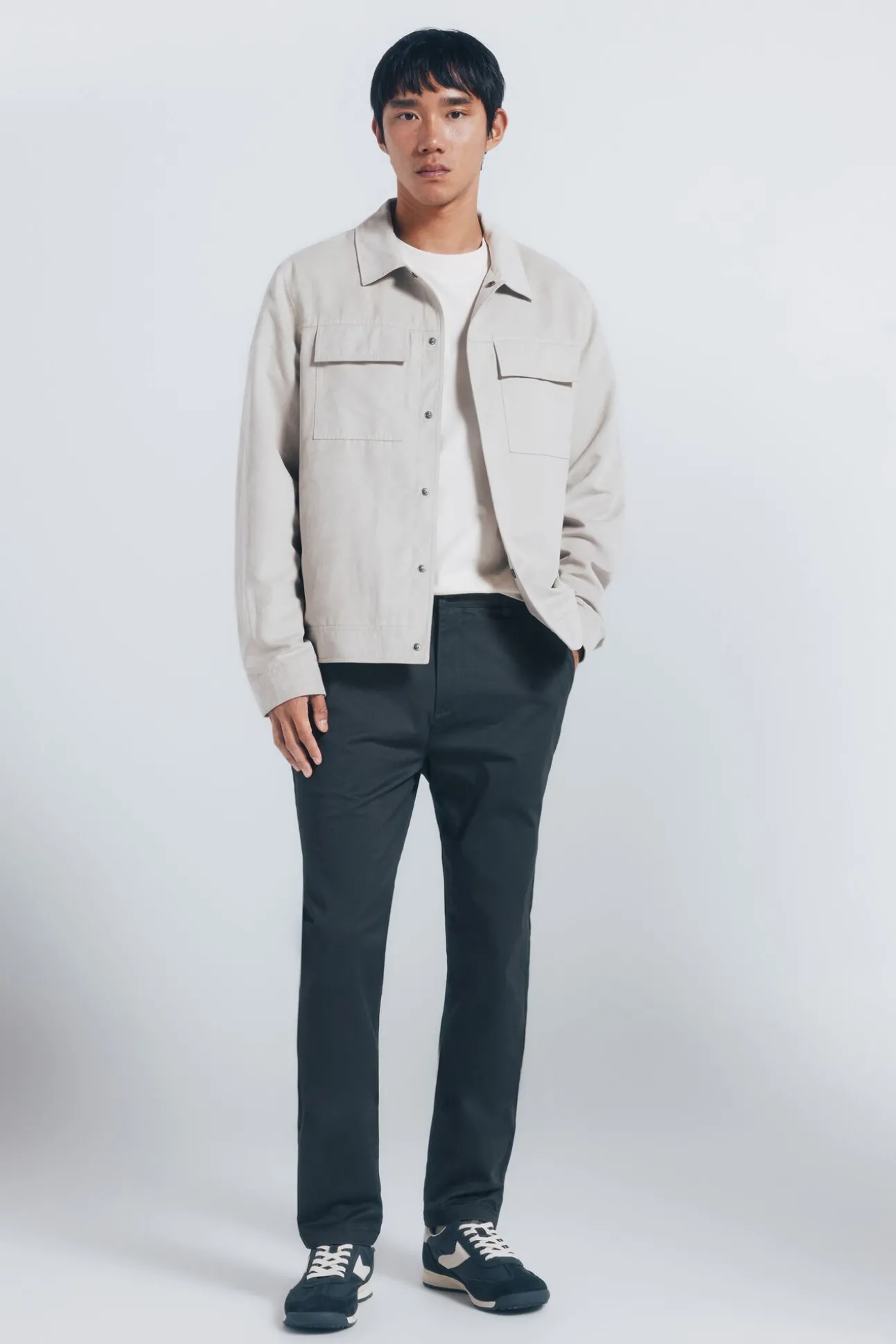 Calça calças chino slim fit com micro estampa