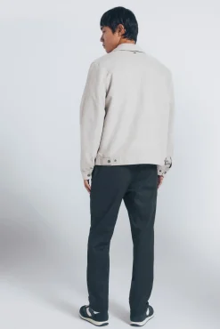 Calça calças chino slim fit com micro estampa