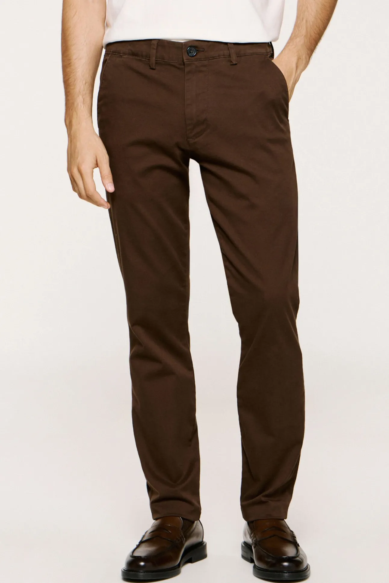 Calça calças chino slim fit feita de algodão orgânico