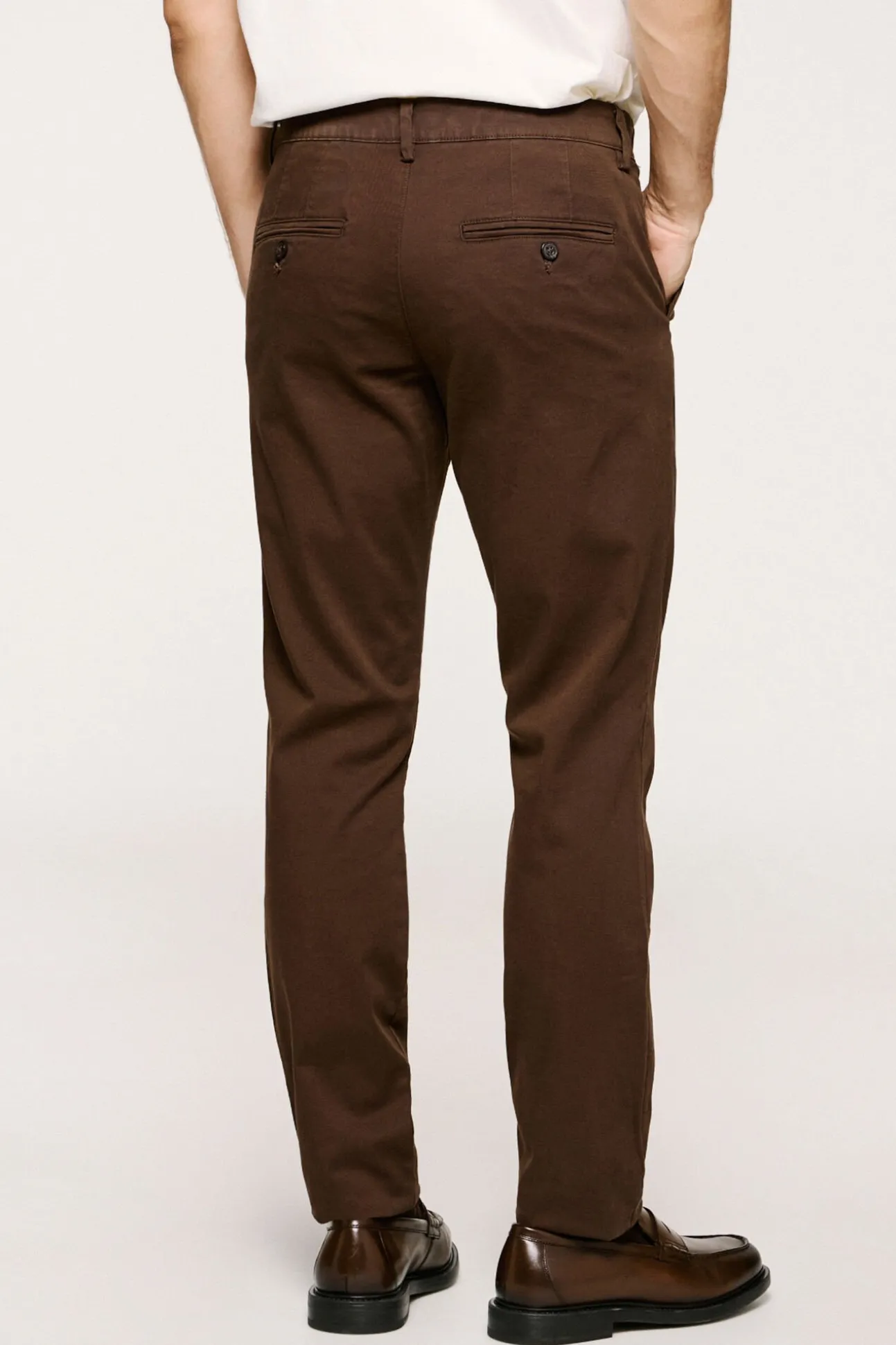 Calça calças chino slim fit feita de algodão orgânico