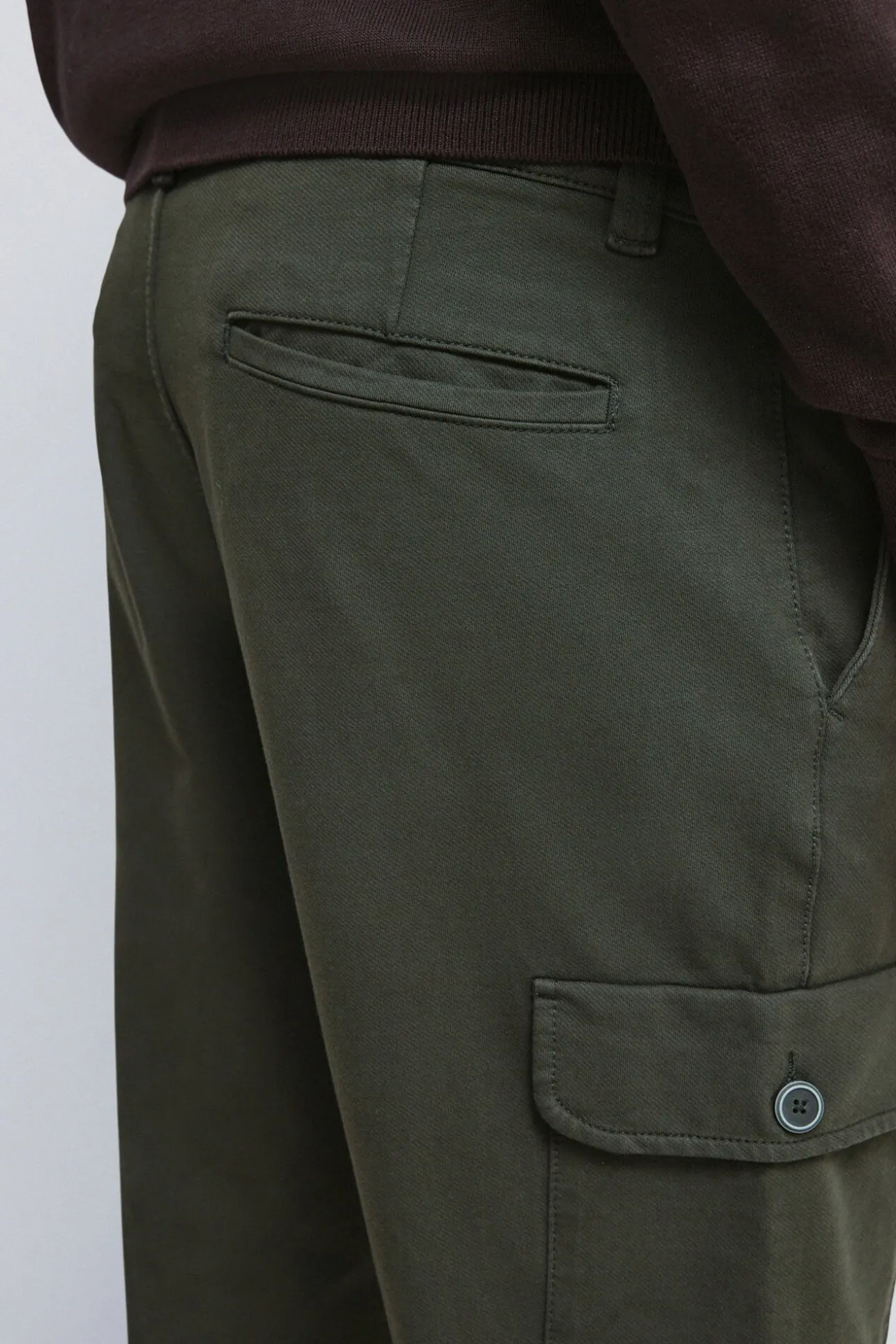 Calça cargo com ajuste confortável