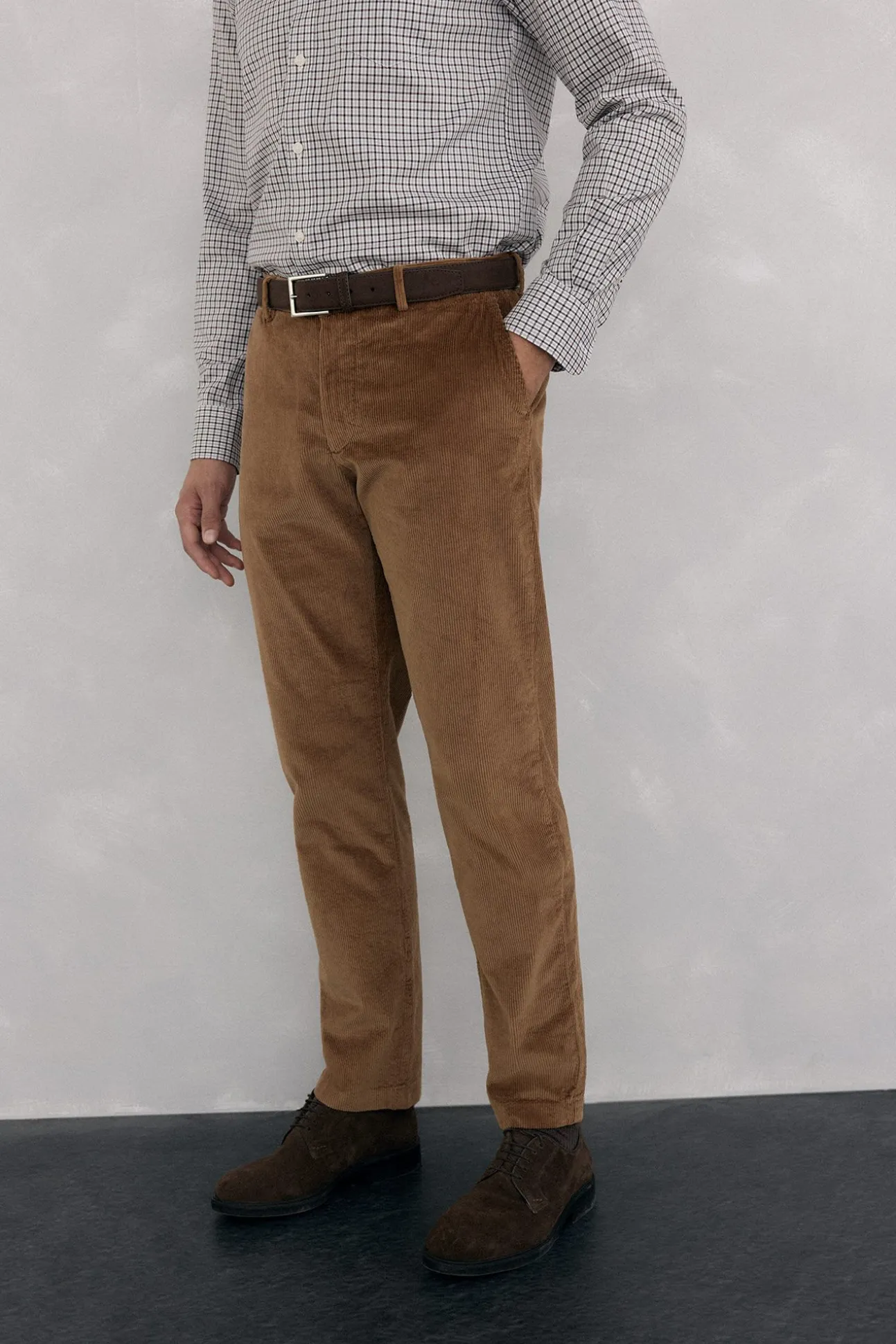 Calça Chino de veludo grossa de regular fit