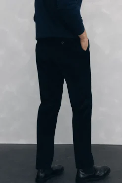 Calça Chino de veludo grossa de regular fit