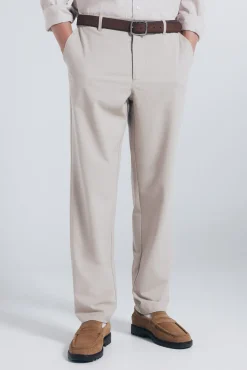 Calça chino jogger com caimento confortável