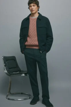 Calça chino jogger com caimento confortável