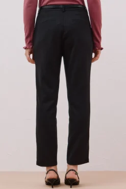 Calça com cinto