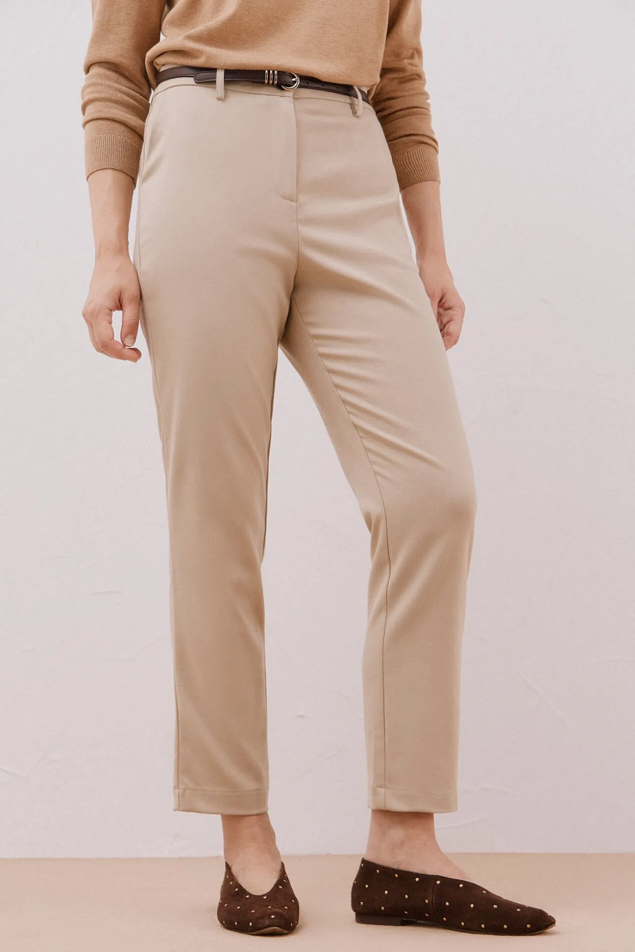 Calça com cinto