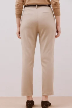 Calça com cinto