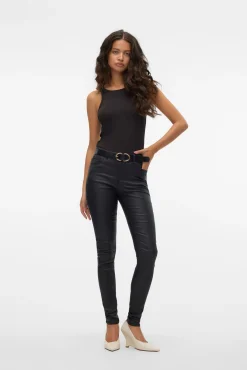 Calça com efeito encerado