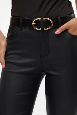 Calça com efeito encerado