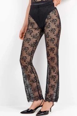 Calça comprida elástica delicada de renda floral transparente