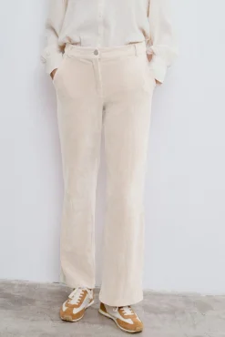 Calça compridas de veludo cotelê