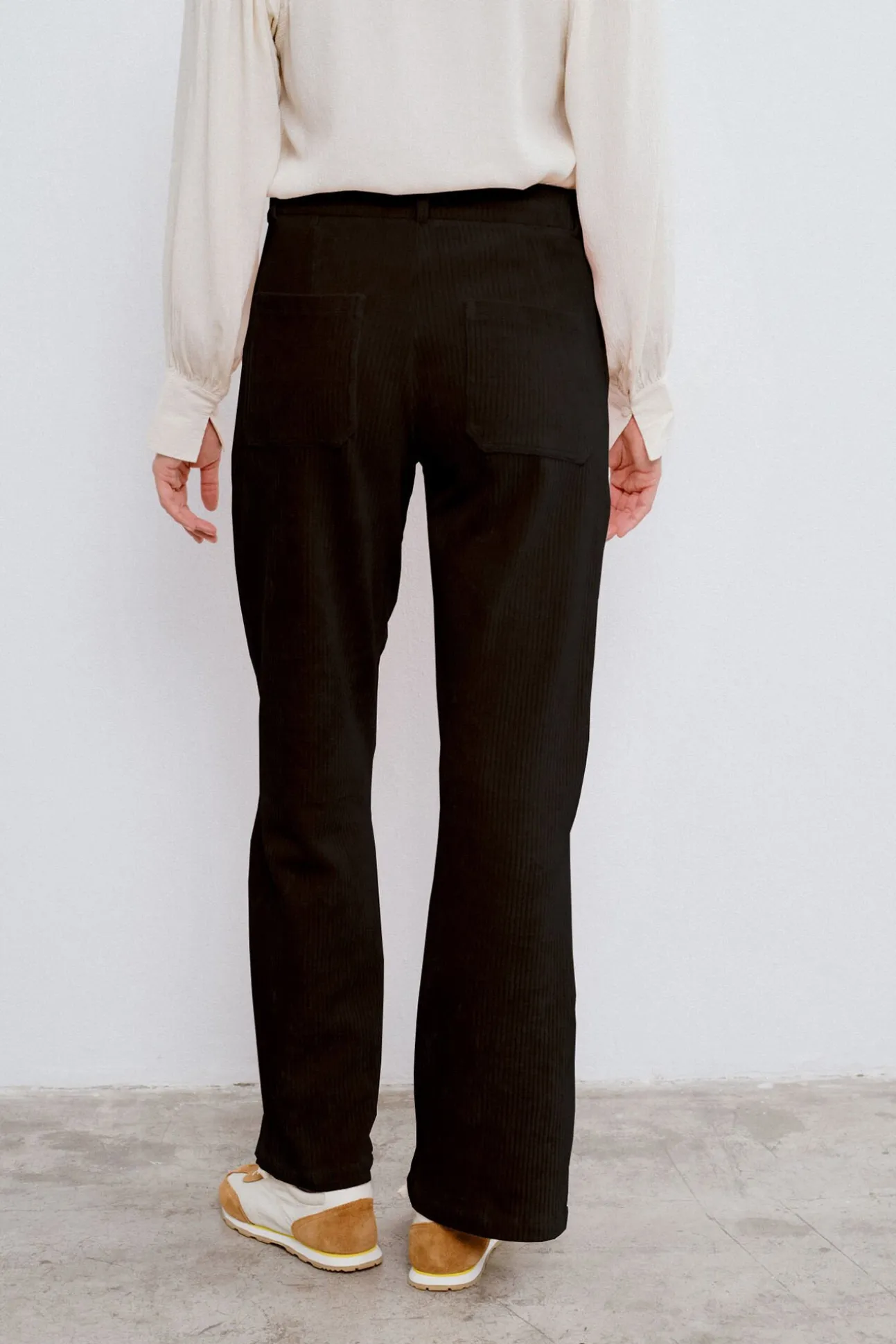 Calça compridas de veludo cotelê