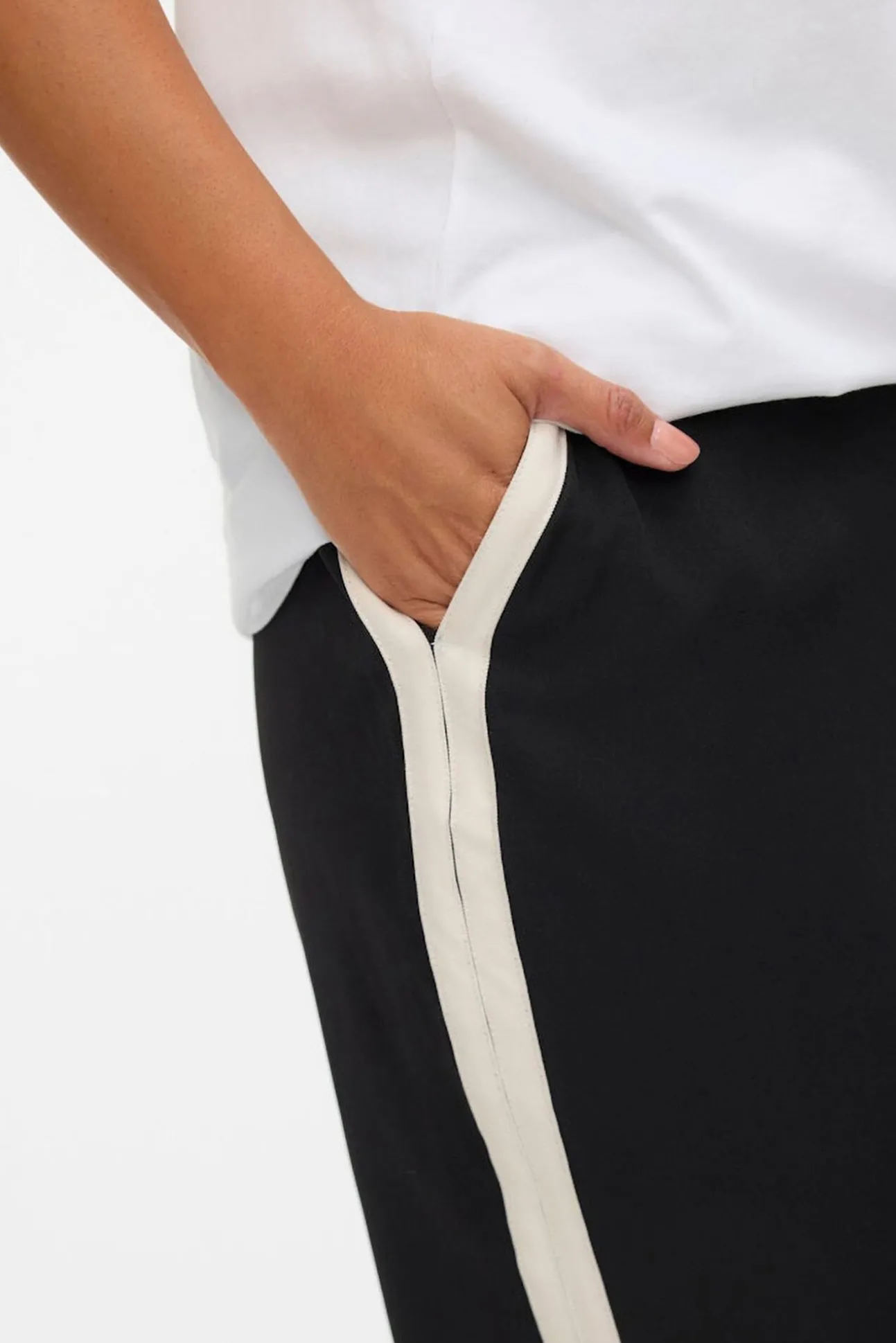 Calça de cintura elástica plus size