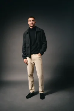 Calça de pana 5 bolsos slim fit