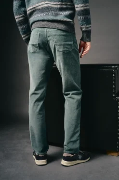 Calça de pana 5 bolsos slim fit