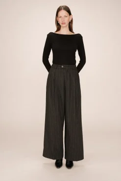 Calça de terno de lã riscas com detalhe plissado