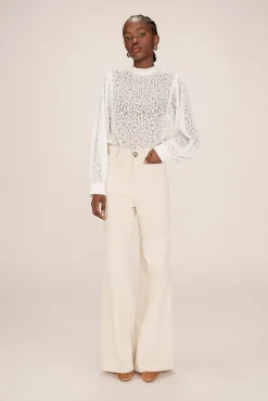 Calça de veludo cotelê com bolsos frontais