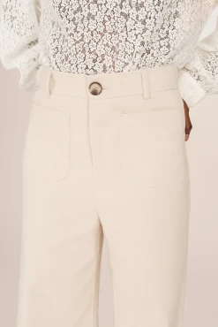 Calça de veludo cotelê com bolsos frontais