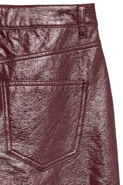 Calça enceradas brilhantes