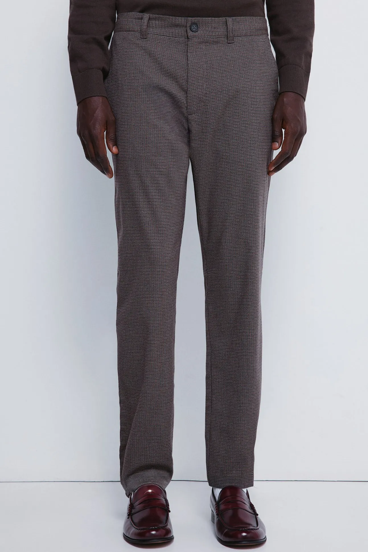 Calça estruturadas e slim fit