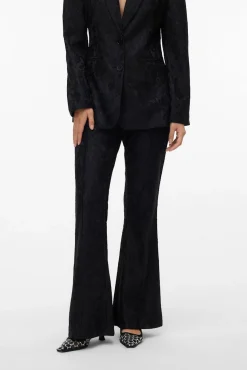 Calça flare com efeito renda