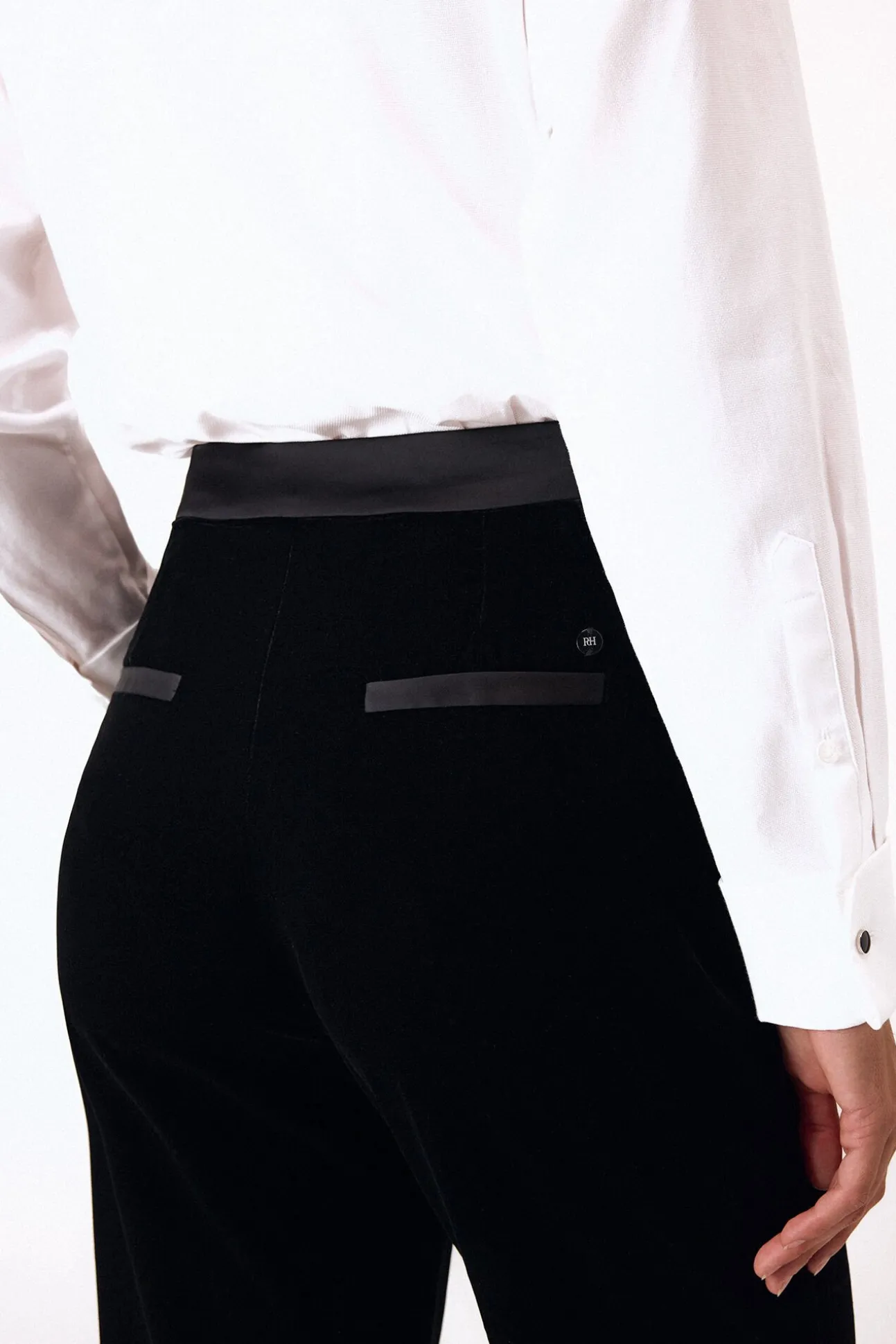 Calça flare combinada