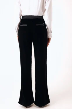Calça flare combinada