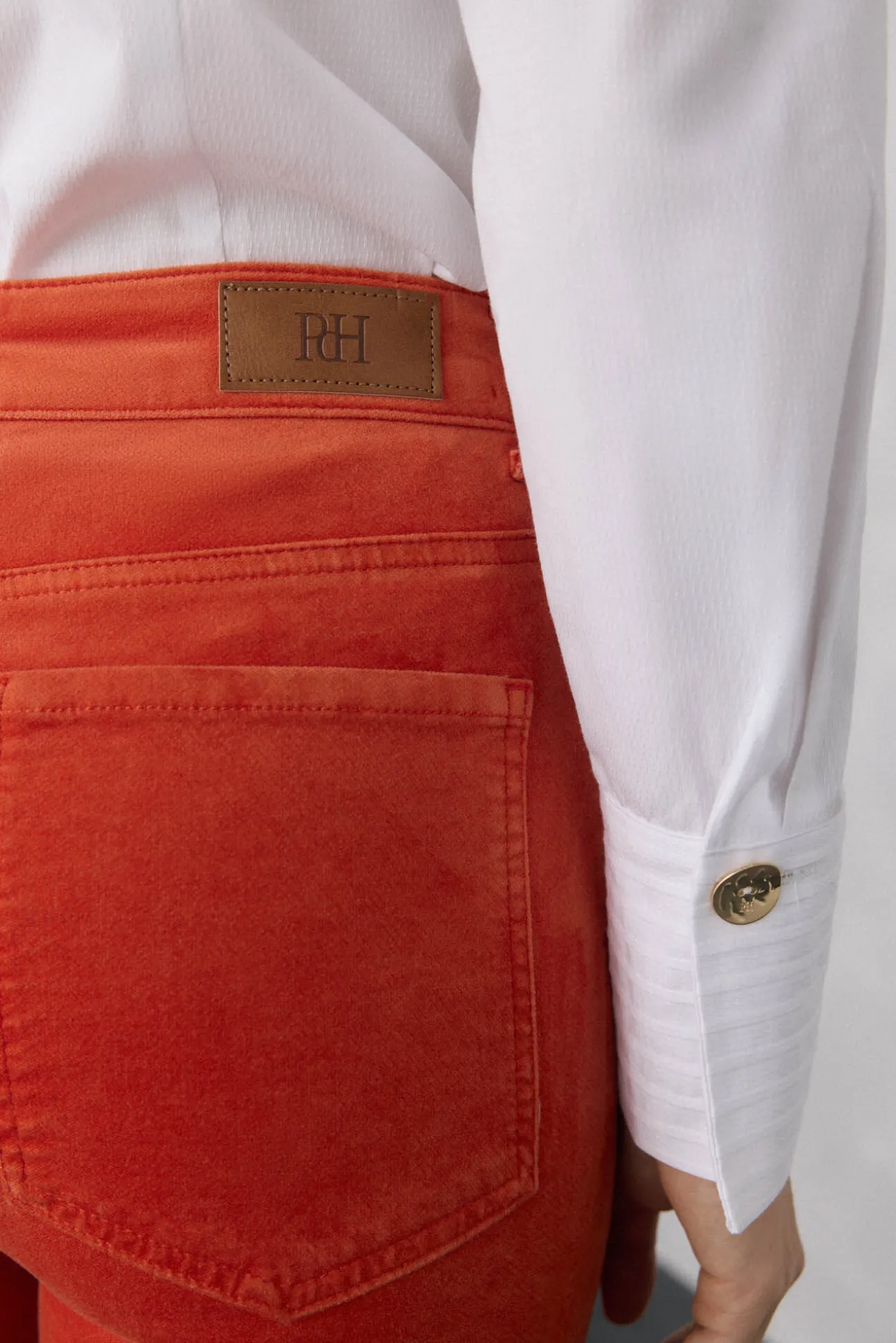 Calça flare de veludo cropped