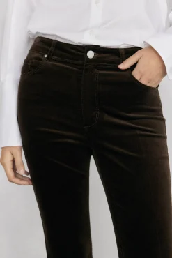 Calça flare de veludo cropped