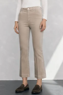 Calça flare de veludo cropped