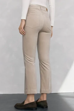 Calça flare de veludo cropped