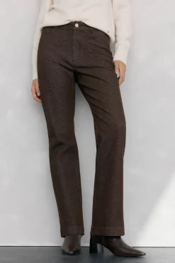 Calça jeans básica estilo tubo de fogão