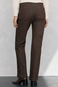 Calça jeans básica estilo tubo de fogão