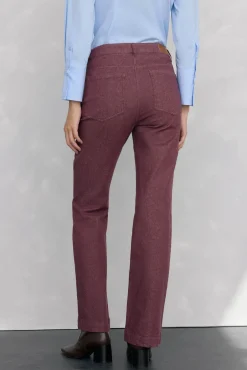 Calça jeans básica estilo tubo de fogão