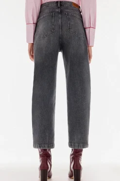 Calça jeans cropped de perna larga