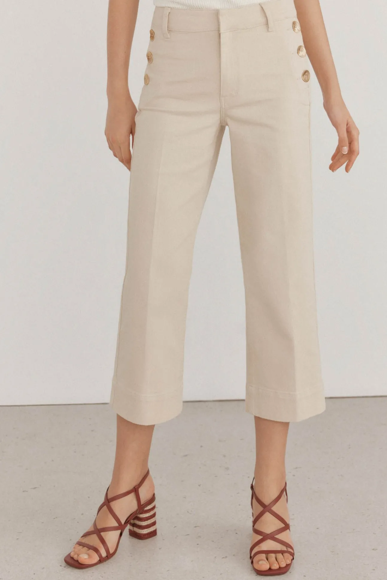 Calça jeans cropped de perna larga