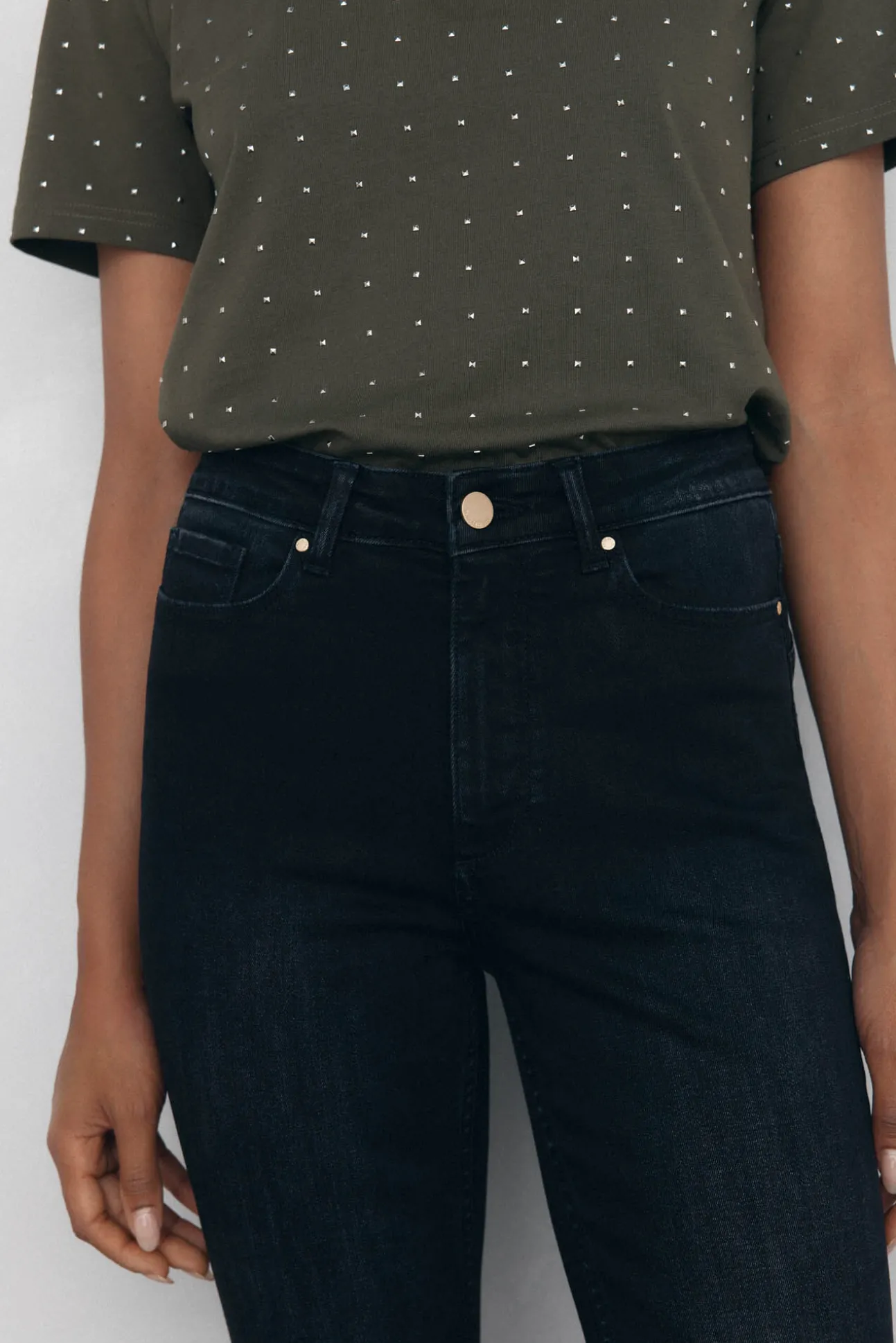 Calça jeans cropped flare push-up