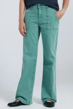 Calça jeans culotte com tachas