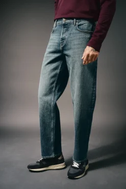 Calça jeans de corte reto