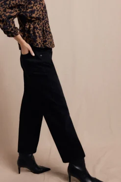 Calça jeans estilo barril