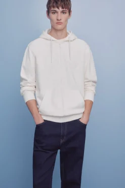Calça jeans lavagem desbotada