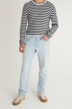Calça jeans reta desbotada